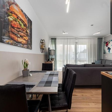 シュクロイディッツDesign Luxus, Vollausstattung, Neubau, 30Min Hbf Leipzig 8, Naehe Flughfaen, Bmw, Dhl, Amazonアパートメント エクステリア 写真